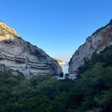 Holiday Home Stiniva Віс Екстер'єр фото